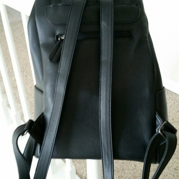 Black leather backpack - Picture 2 of 3